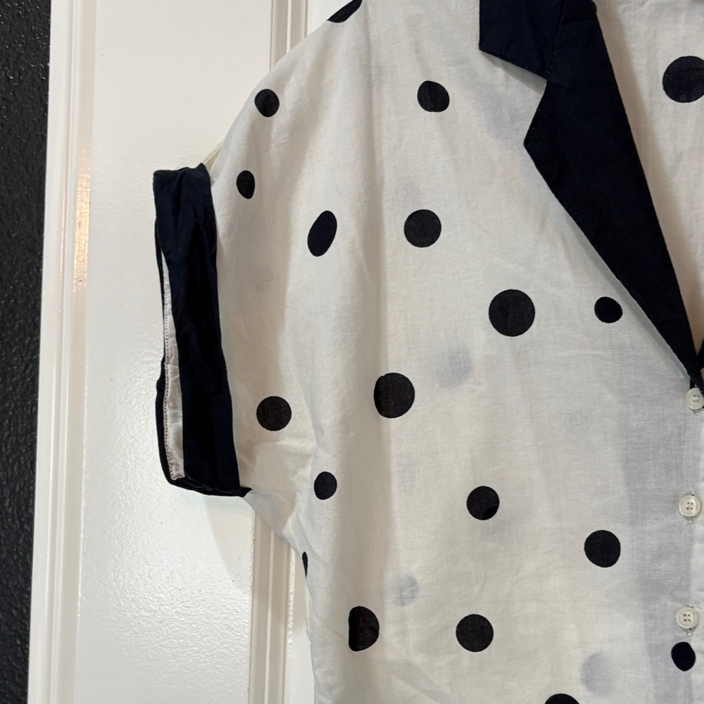 American Vintage White Button-Down Top with Black Polka Dots - Picture 4 of 5